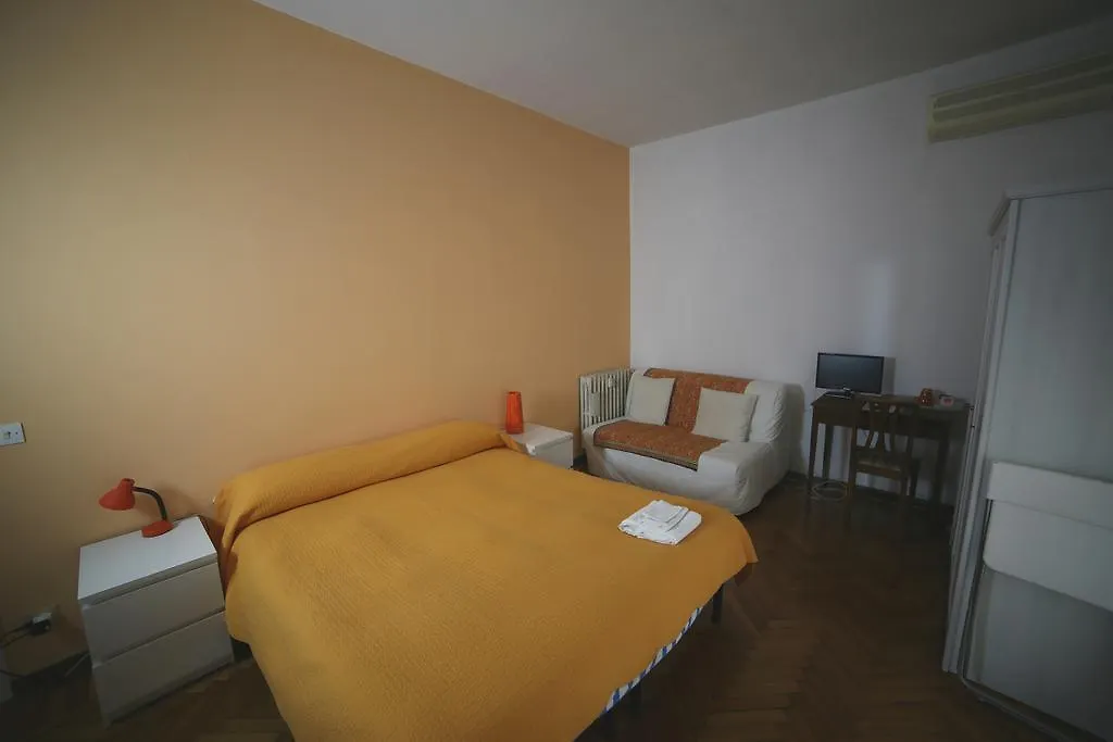Affittacamere Eur Arcobaleno 0*, Rome
